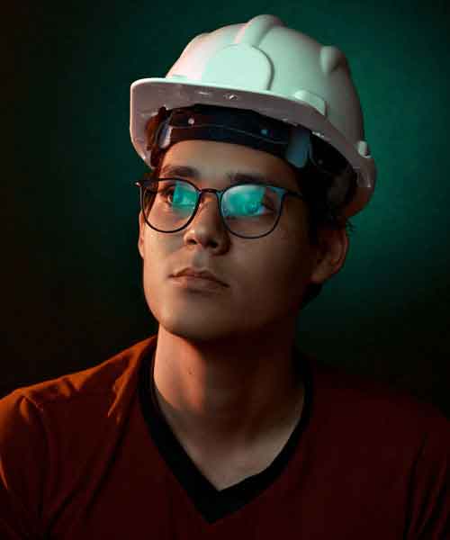 Akhilesh Bhai Senior Electrician in Surat 395009
