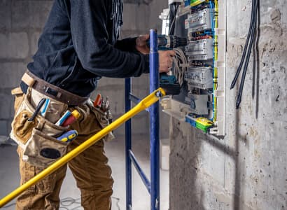 Customer satisfaction guaranteed for lighting service